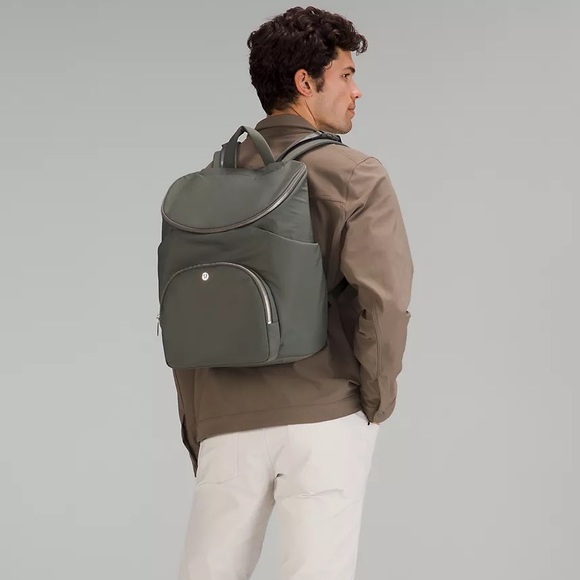 RARE LULULEMON NEW PARENT BACKPACK - Picture 6 of 17